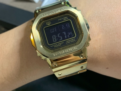 卡西欧G-SHOCK系列GMW-B5000GD-9