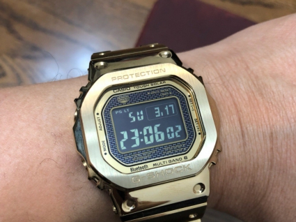 卡西欧G-SHOCK系列GMW-B5000GD-9