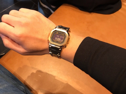 卡西欧G-SHOCK系列GMW-B5000GD-9