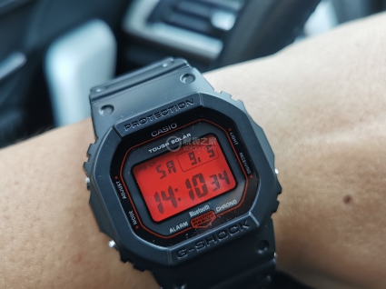 卡西欧G-SHOCK系列GW-B5600AR-1PR