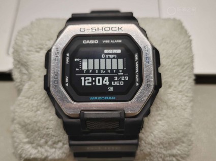 卡西欧G-SHOCK系列GBX-100-1PR