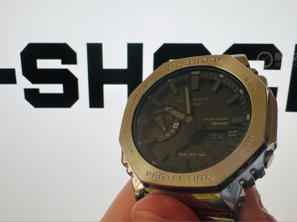 卡西欧G-SHOCK系列GM-B2100D-1APRT