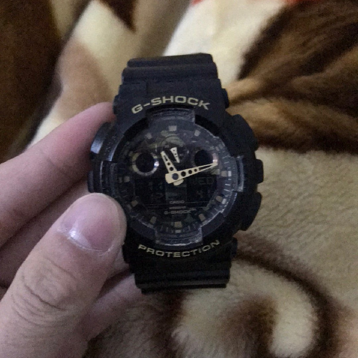 卡西欧G-SHOCK系列GA-100CF-1A9