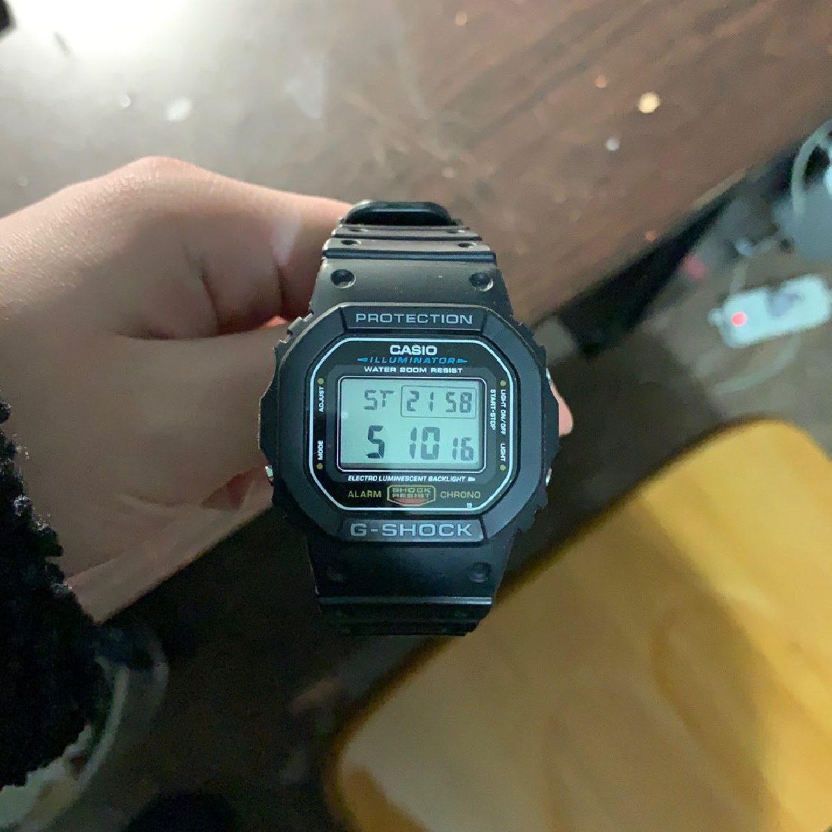 卡西欧G-SHOCK系列DW-5600E-1V