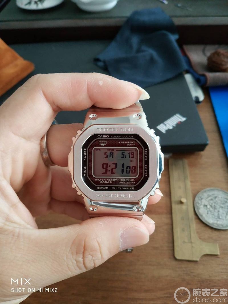 卡西欧G-SHOCK系列GMW-B5000D-1