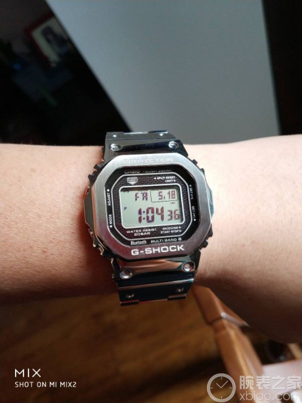 卡西欧G-SHOCK系列GMW-B5000D-1