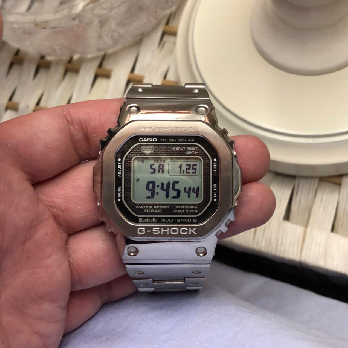 卡西欧G-SHOCK系列GMW-B5000D-1