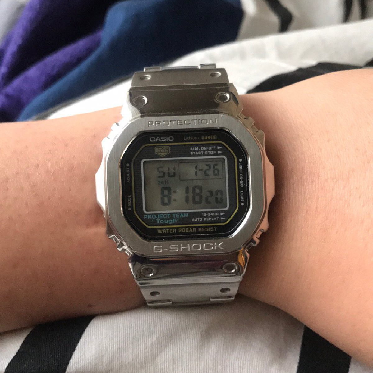 卡西欧G-SHOCK系列GMW-B5000D-1