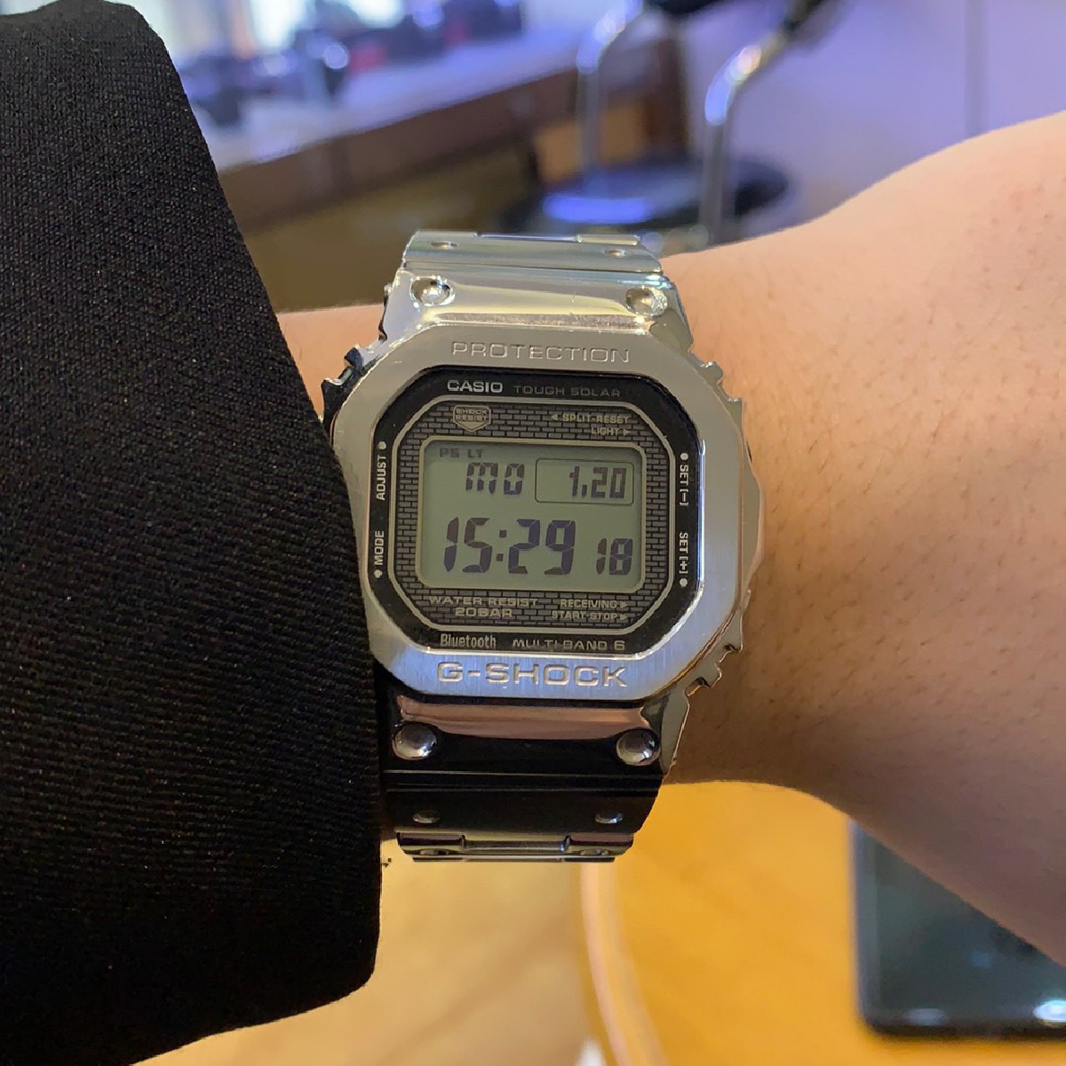 卡西欧G-SHOCK系列GMW-B5000D-1