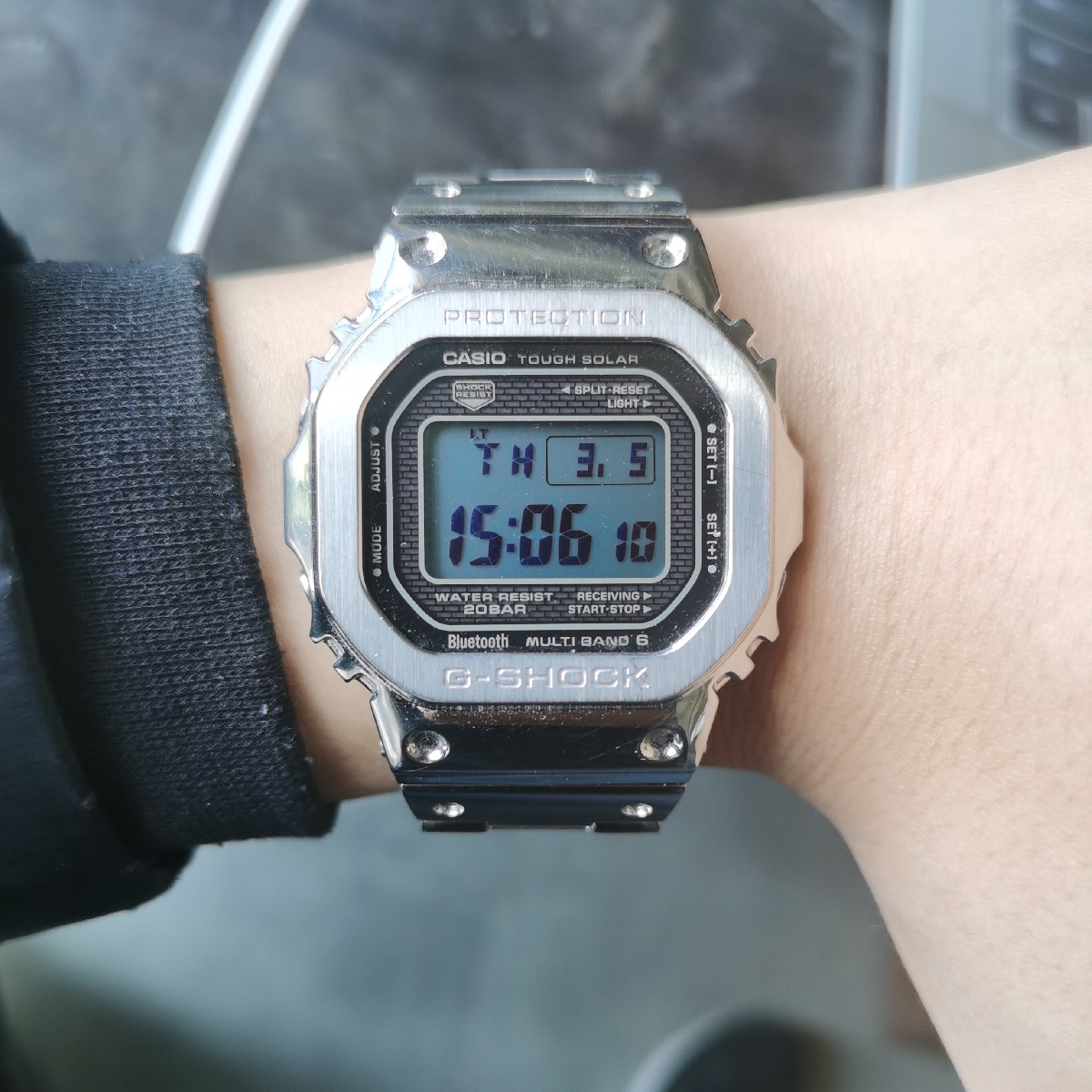 卡西欧G-SHOCK系列GMW-B5000D-1