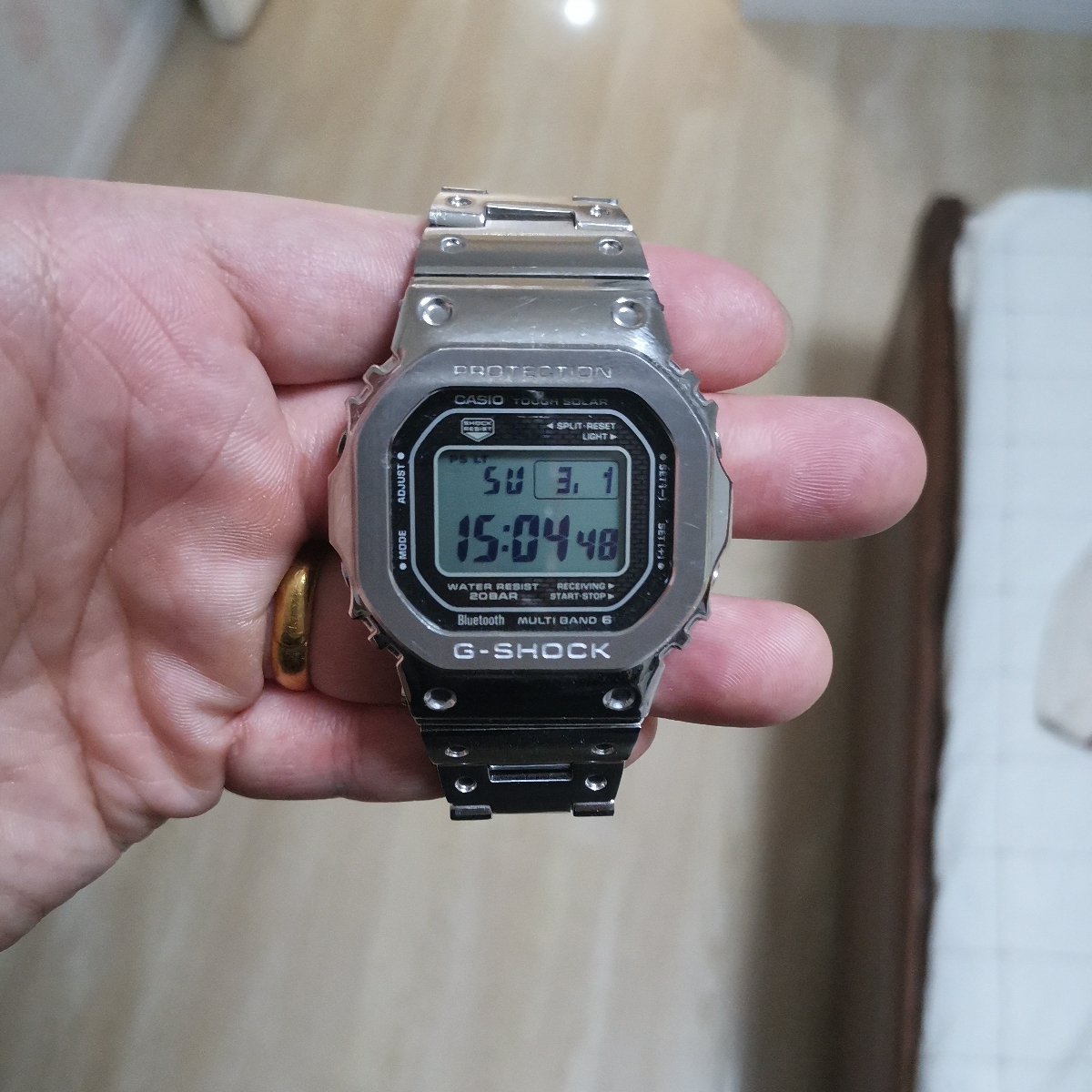 卡西欧G-SHOCK系列GMW-B5000D-1