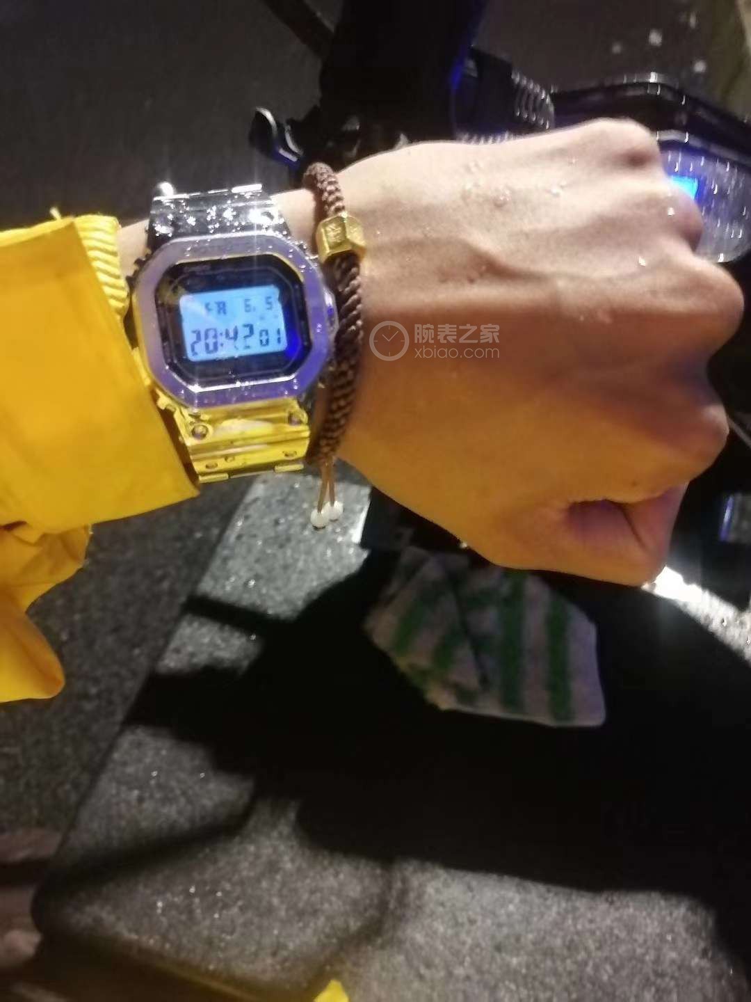 卡西欧G-SHOCK系列GMW-B5000D-1