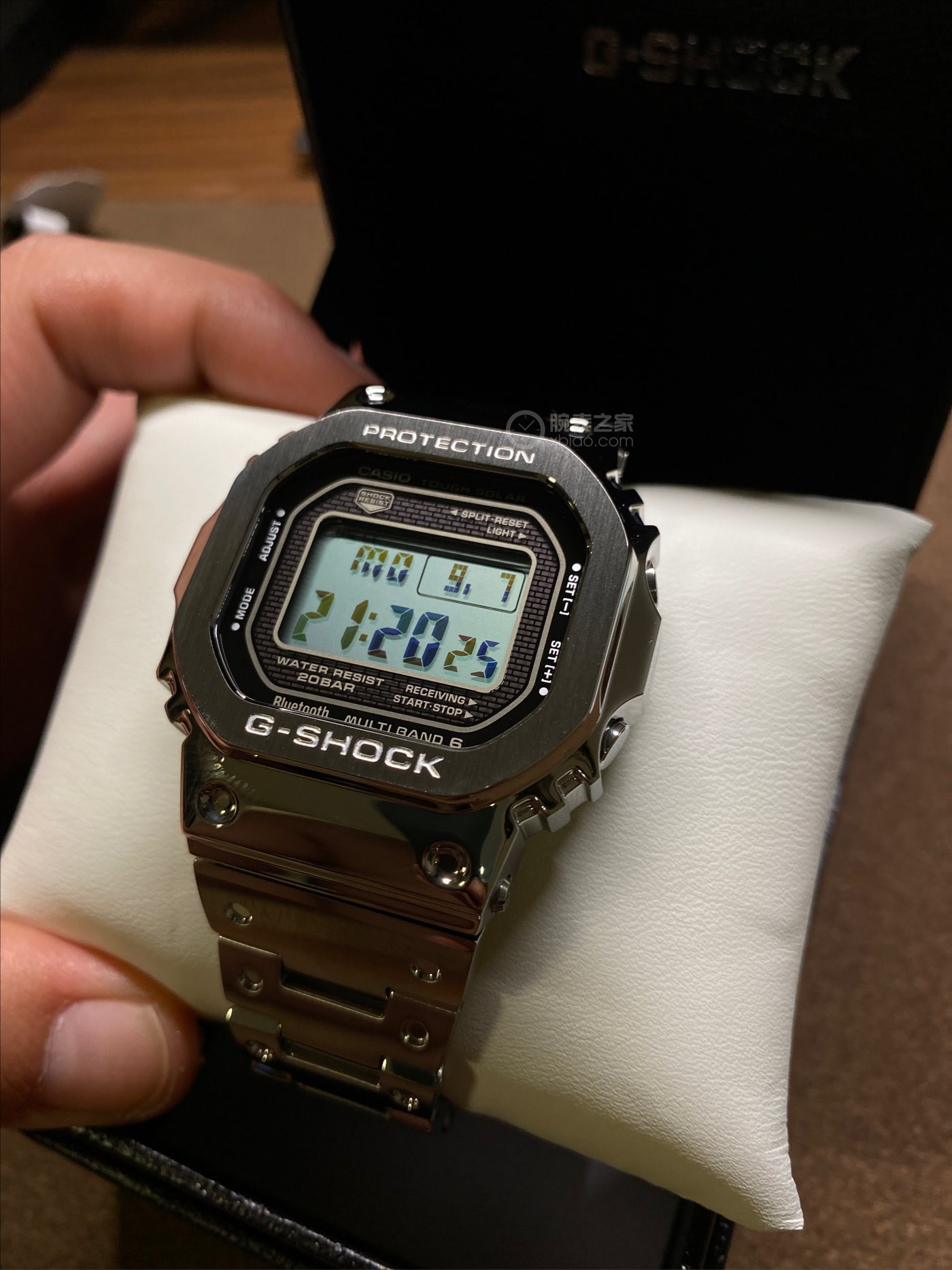 卡西歐G-SHOCK系列GMW-B5000D-1