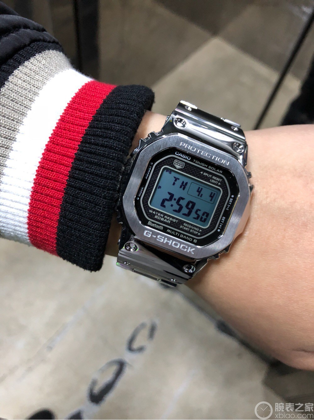 卡西欧G-SHOCK系列GMW-B5000D-1