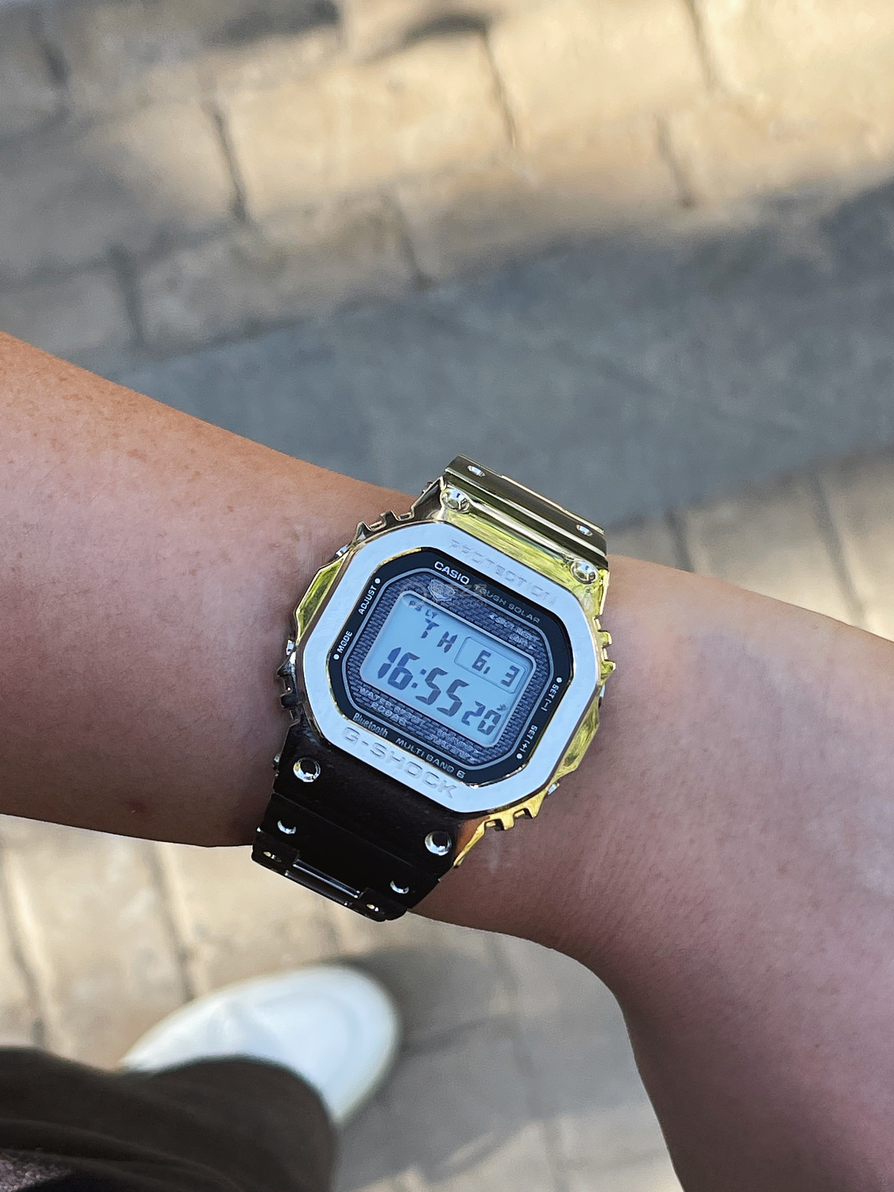 卡西欧G-SHOCK系列GMW-B5000D-1