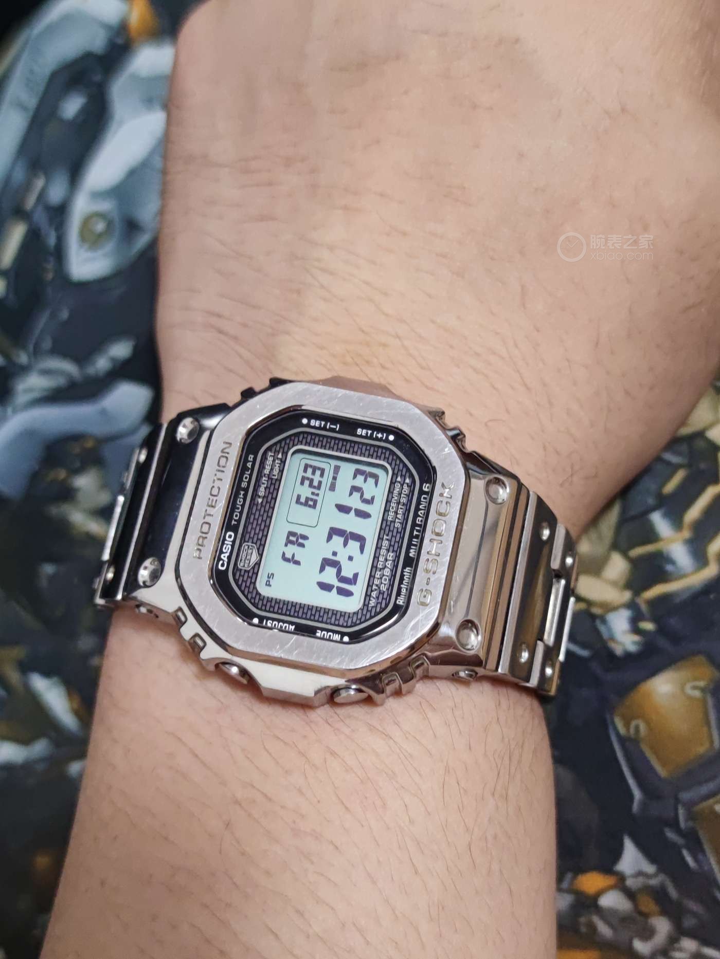 卡西欧G-SHOCK系列GMW-B5000D-1