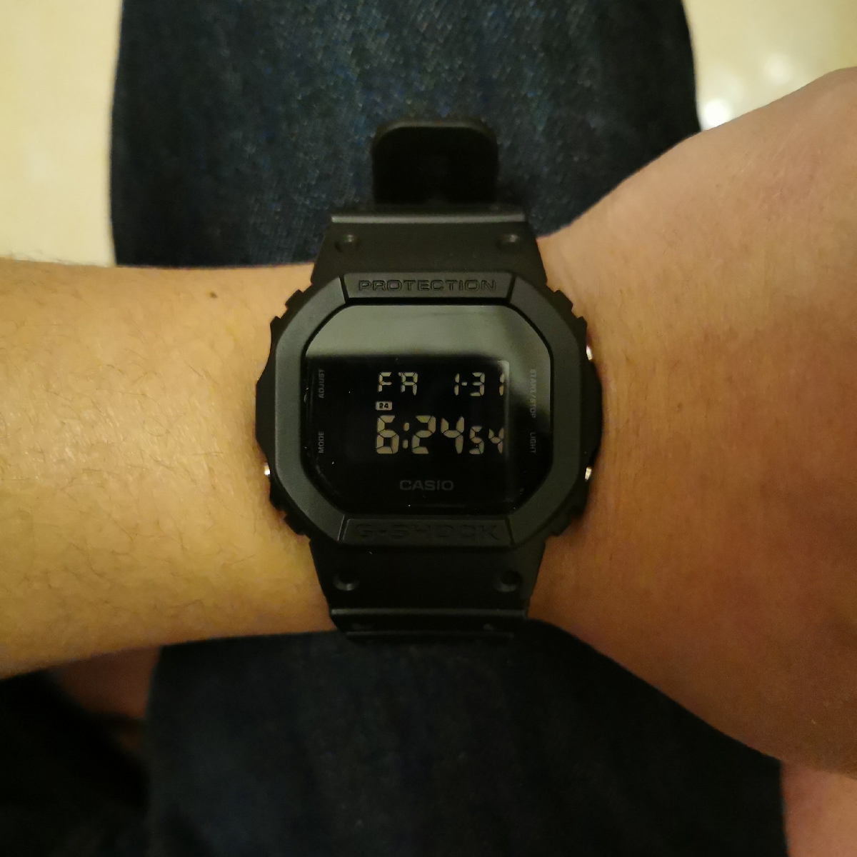 卡西欧G-SHOCK系列DW-5600BB-1