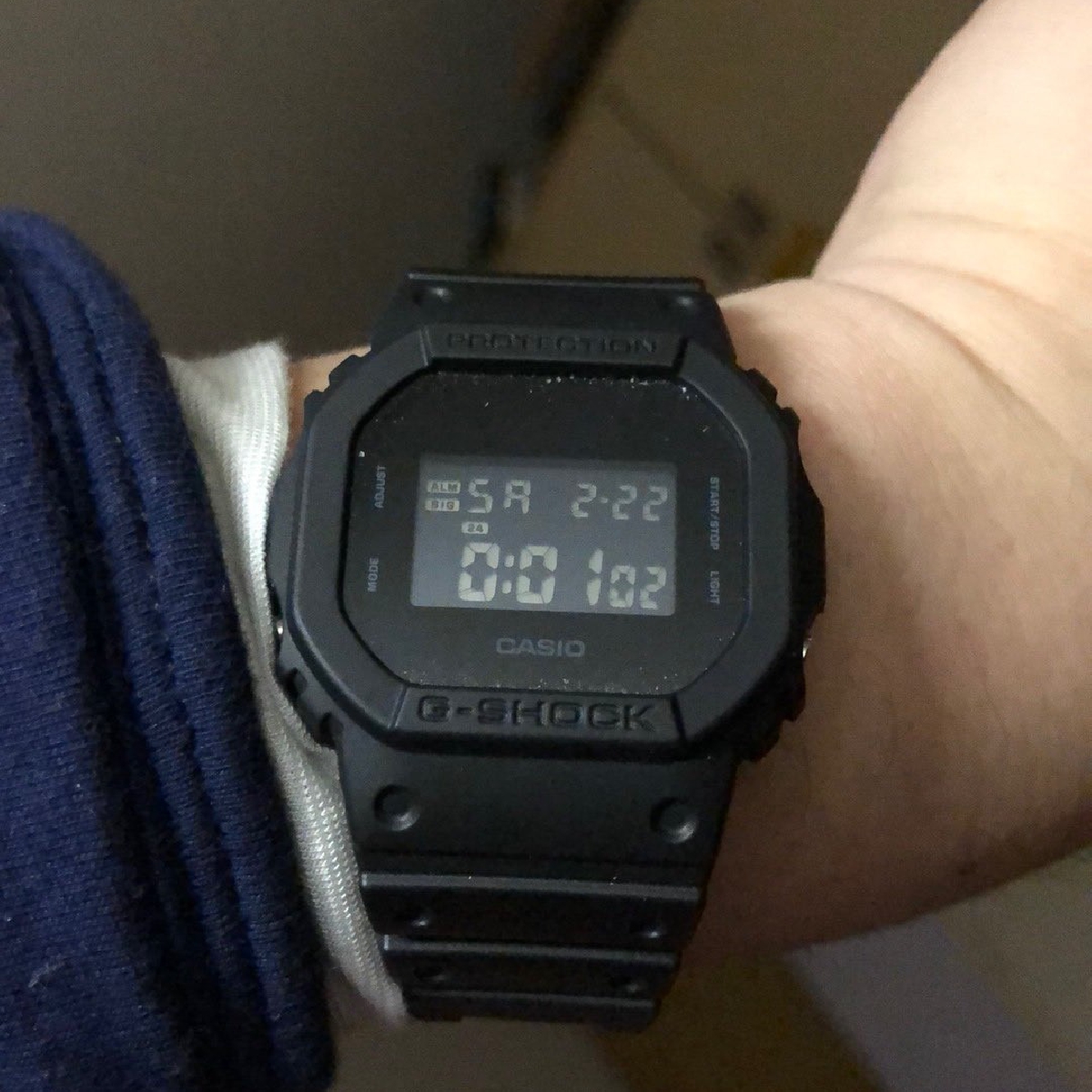 卡西欧G-SHOCK系列DW-5600BB-1