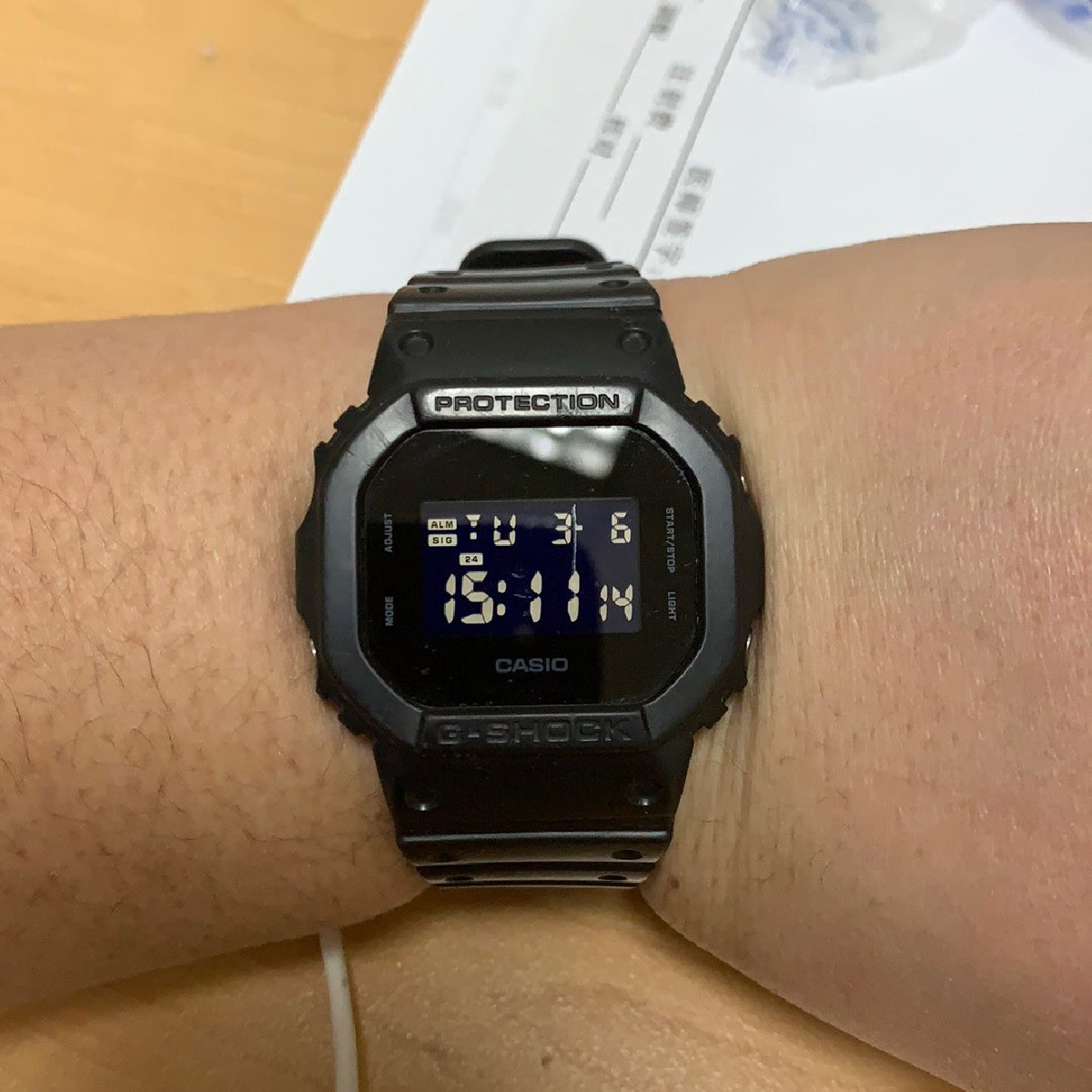 卡西欧G-SHOCK系列DW-5600BB-1