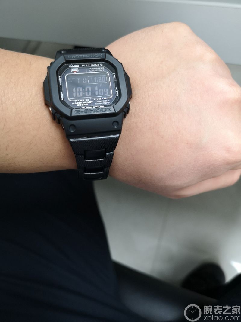 卡西欧G-SHOCK系列GMW-B5000GD-1