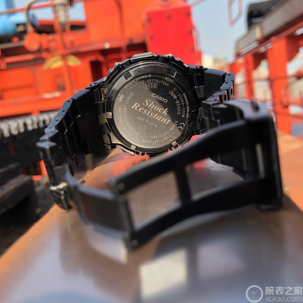 卡西欧G-SHOCK系列GMW-B5000GD-1