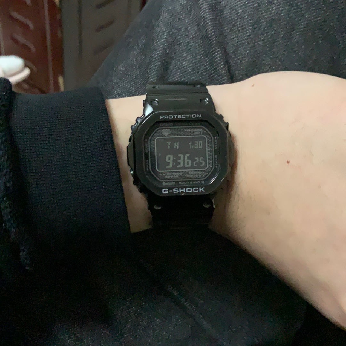 卡西欧G-SHOCK系列GMW-B5000GD-1