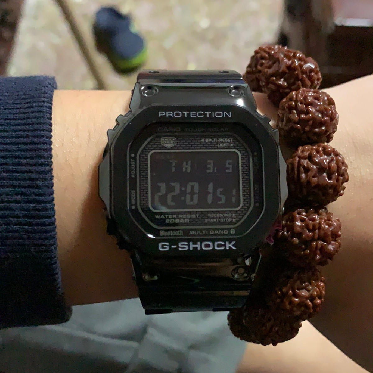 卡西欧G-SHOCK系列GMW-B5000GD-1