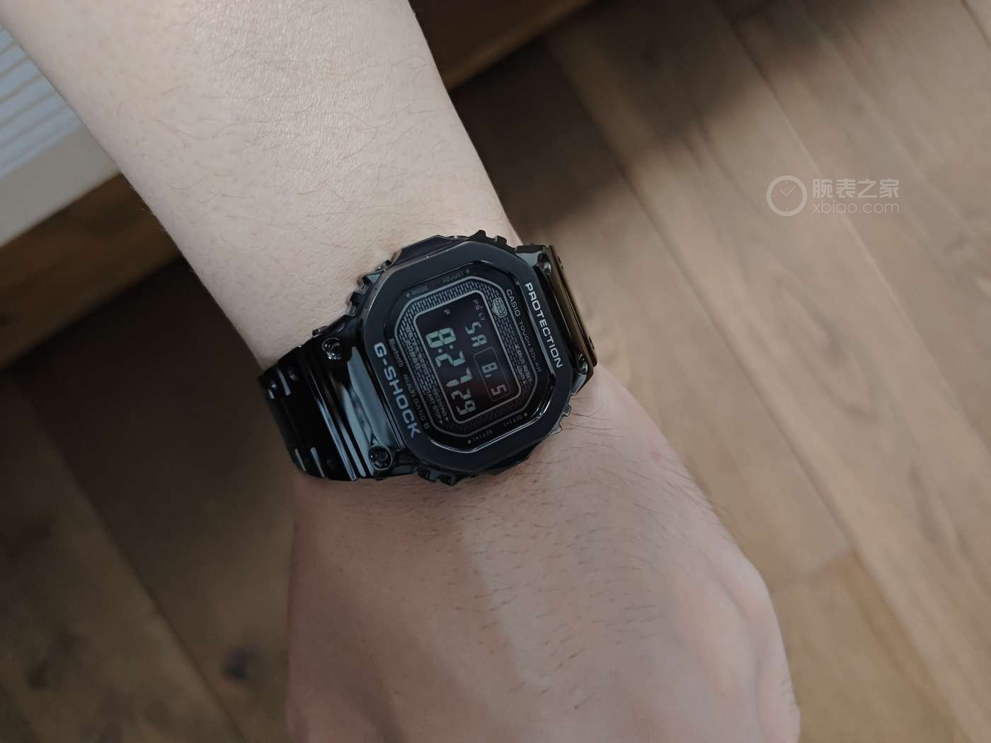 卡西欧G-SHOCK系列GMW-B5000GD-1