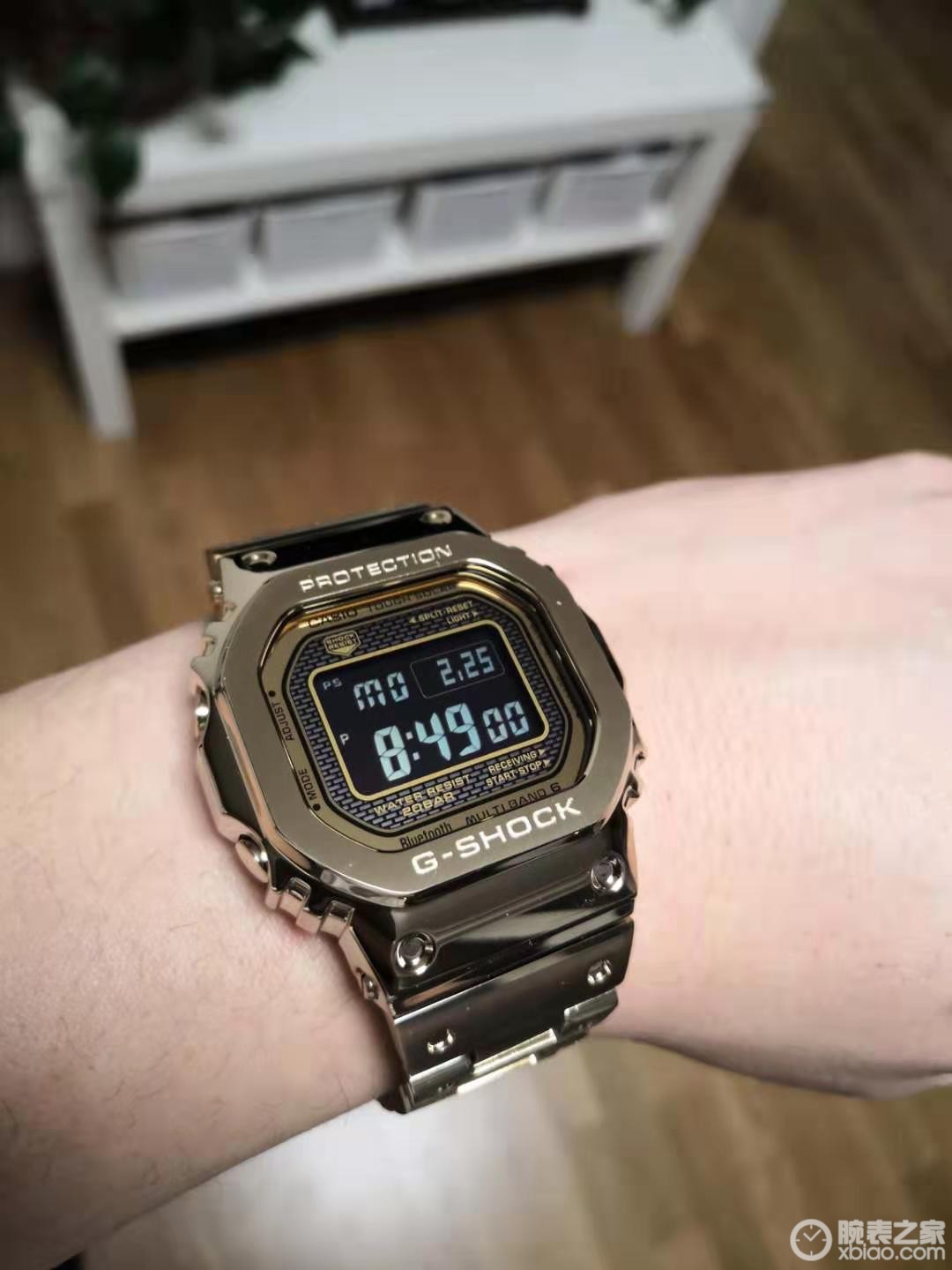 卡西欧G-SHOCK系列GMW-B5000GD-9