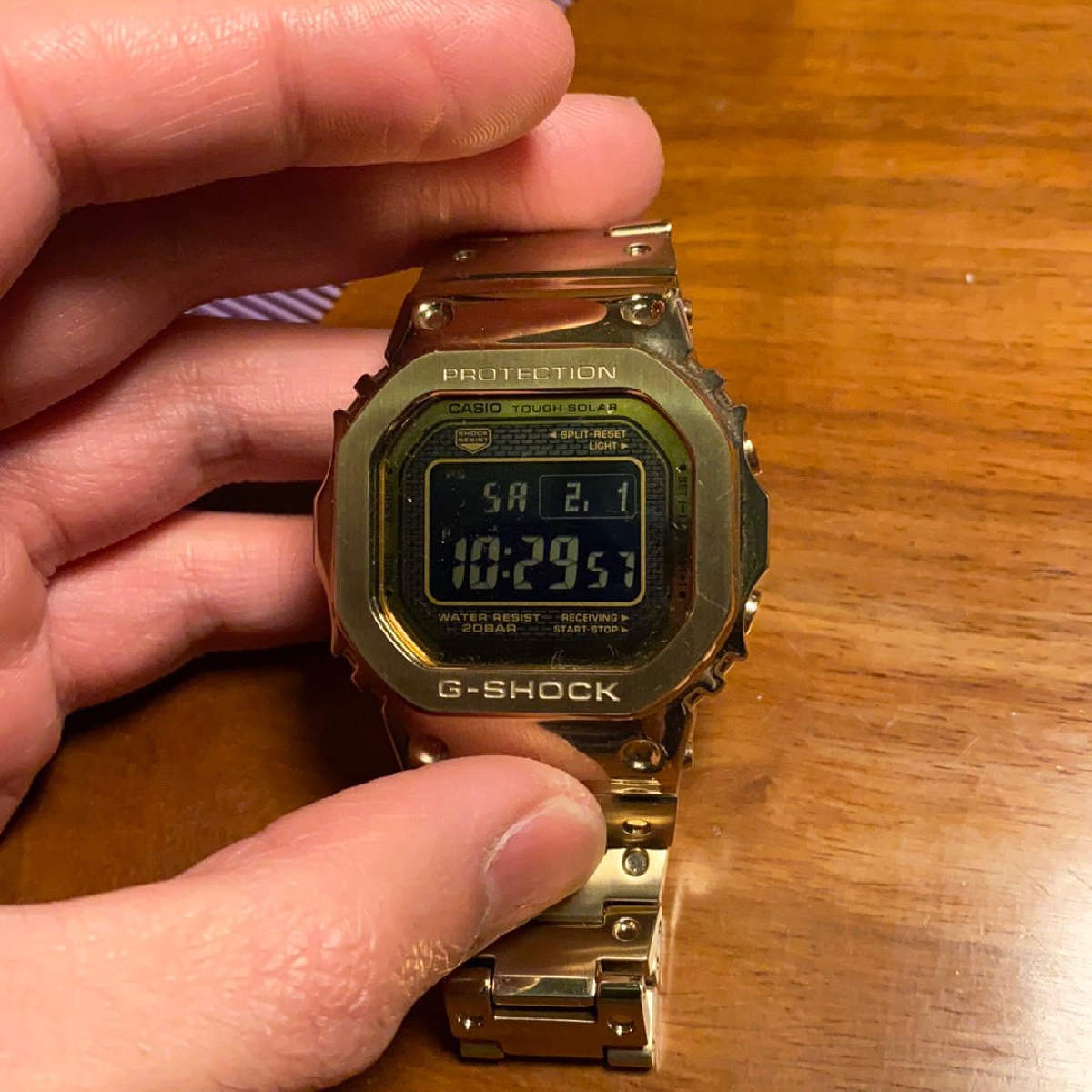 卡西欧G-SHOCK系列GMW-B5000GD-9