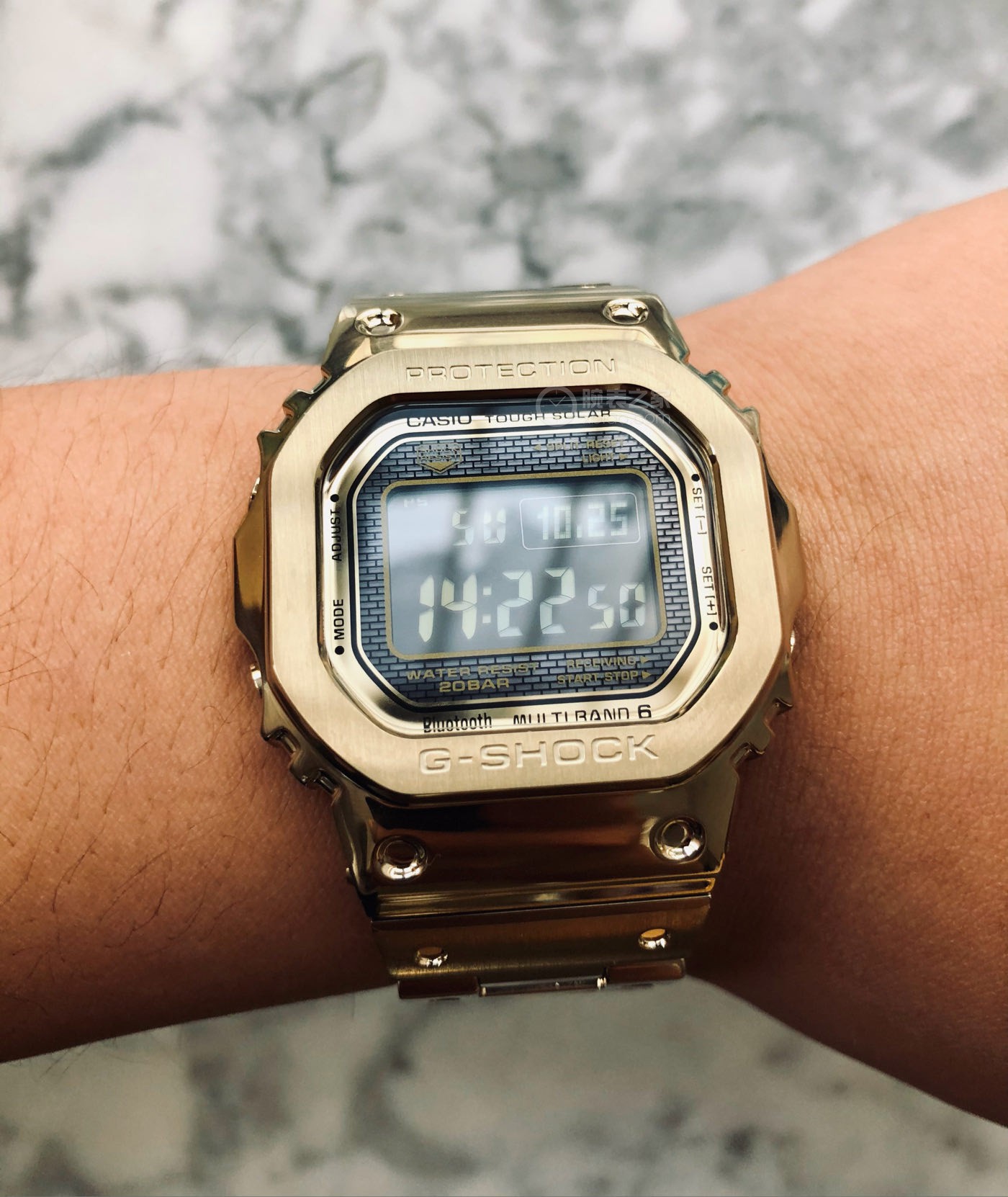 卡西歐G-SHOCK系列GMW-B5000GD-9