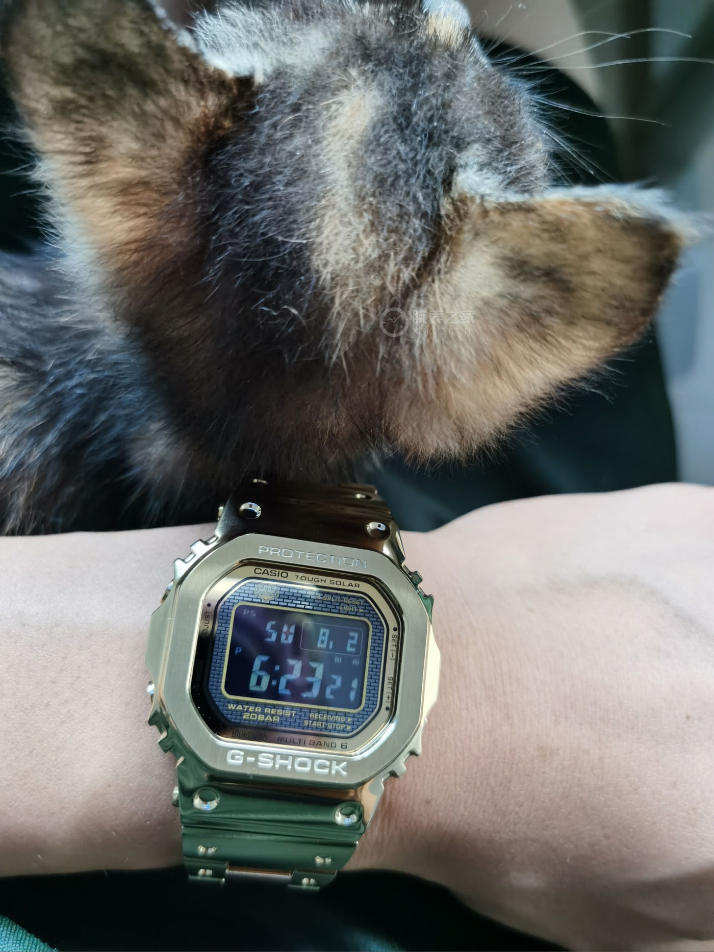 卡西欧G-SHOCK系列GMW-B5000GD-9