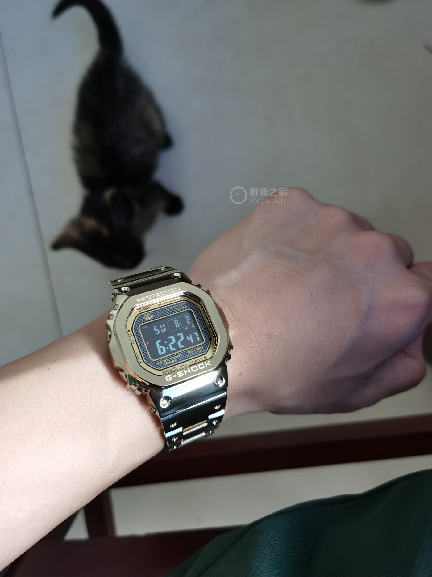 卡西欧G-SHOCK系列GMW-B5000GD-9