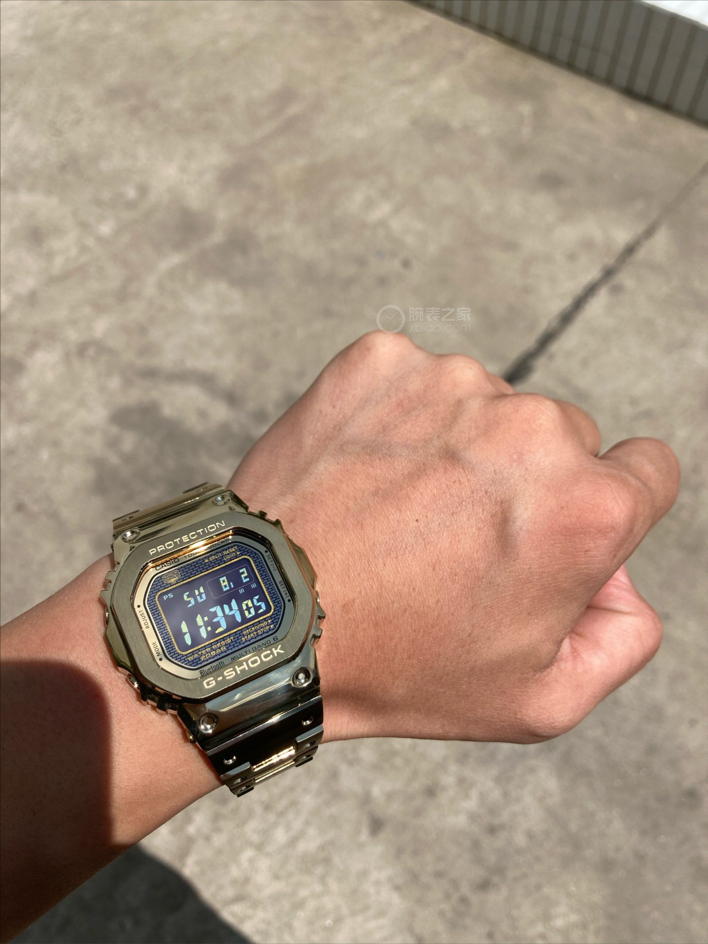 卡西欧G-SHOCK系列GMW-B5000GD-9