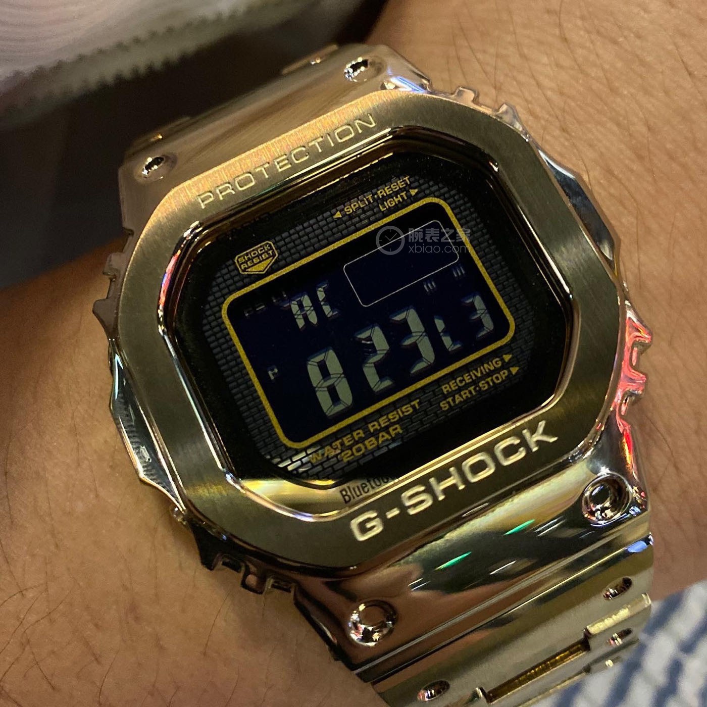 卡西欧G-SHOCK系列GMW-B5000GD-9