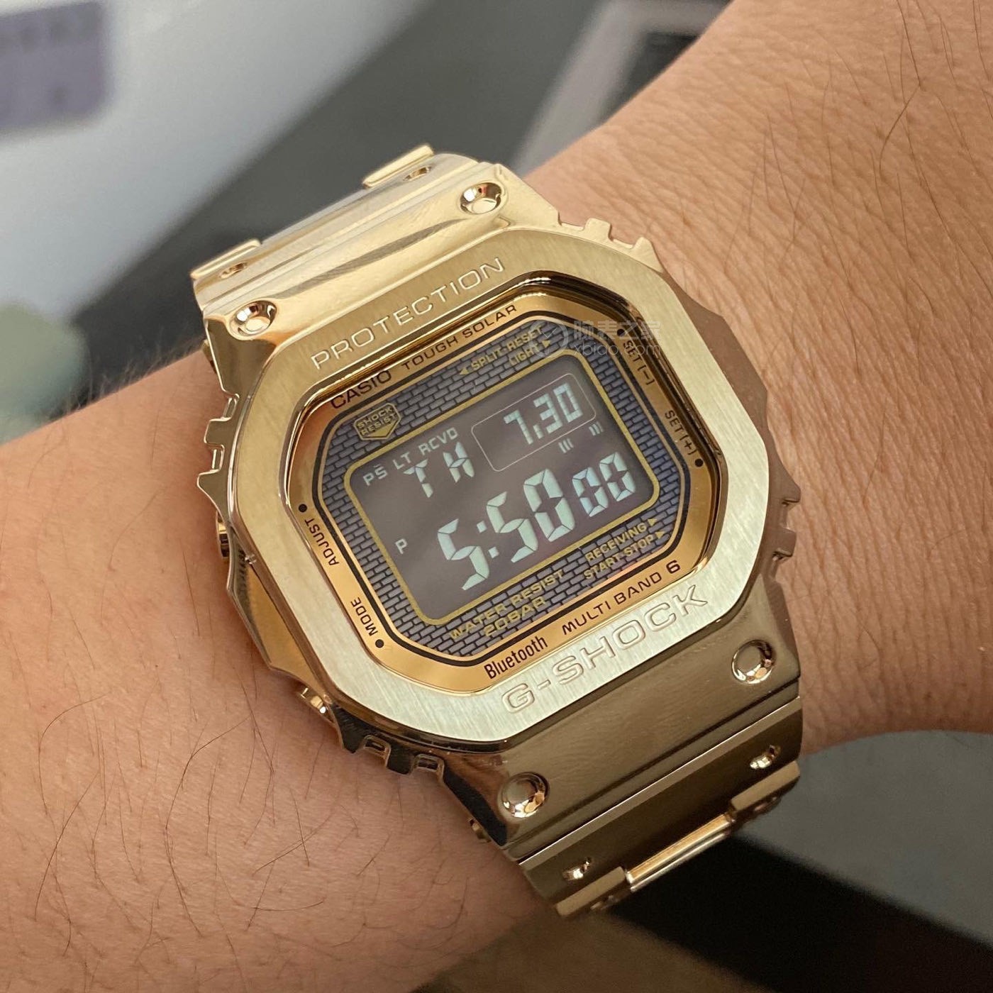 卡西欧G-SHOCK系列GMW-B5000GD-9