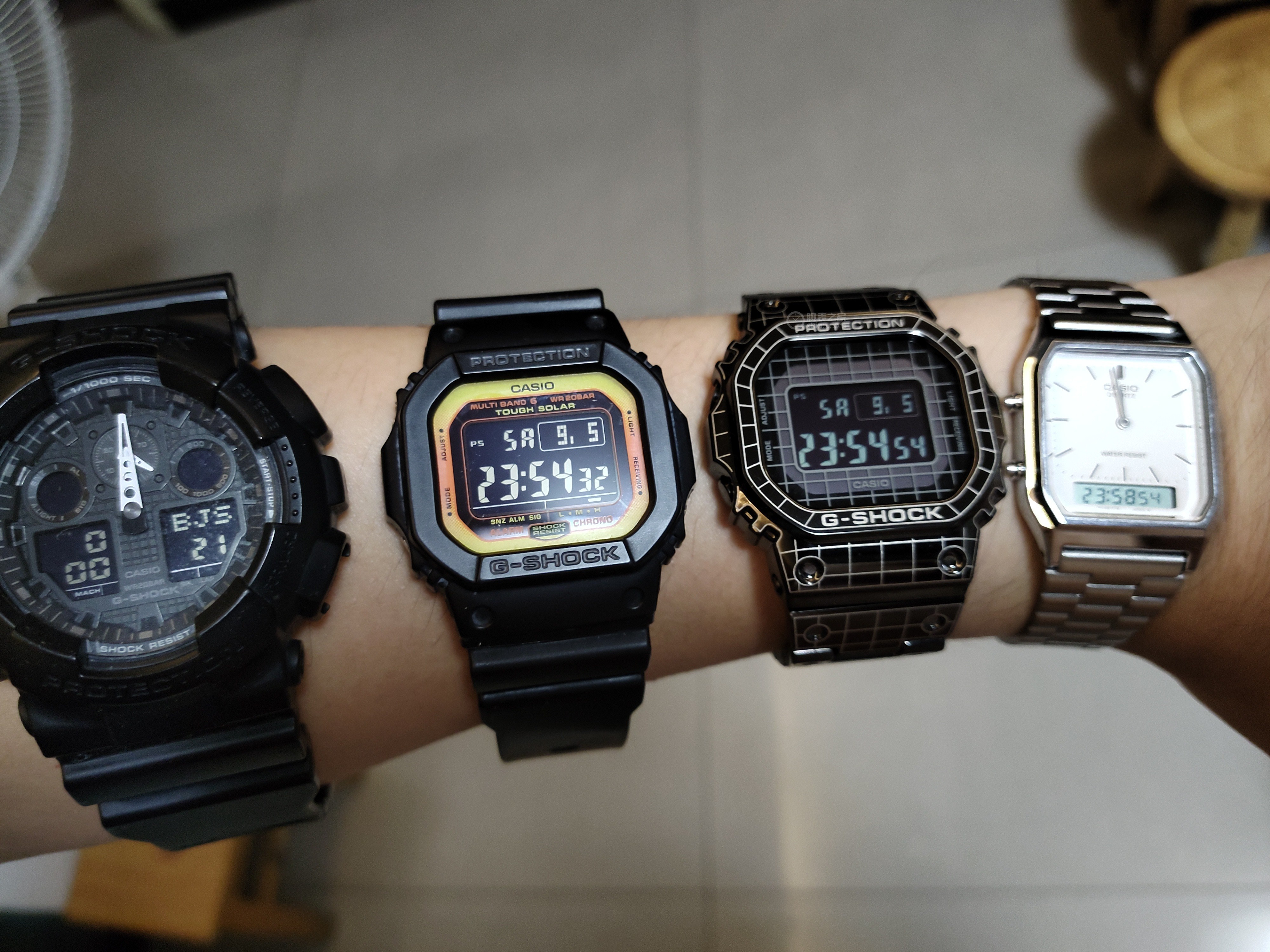 卡西欧G-SHOCK系列GMW-B5000CS-1PR