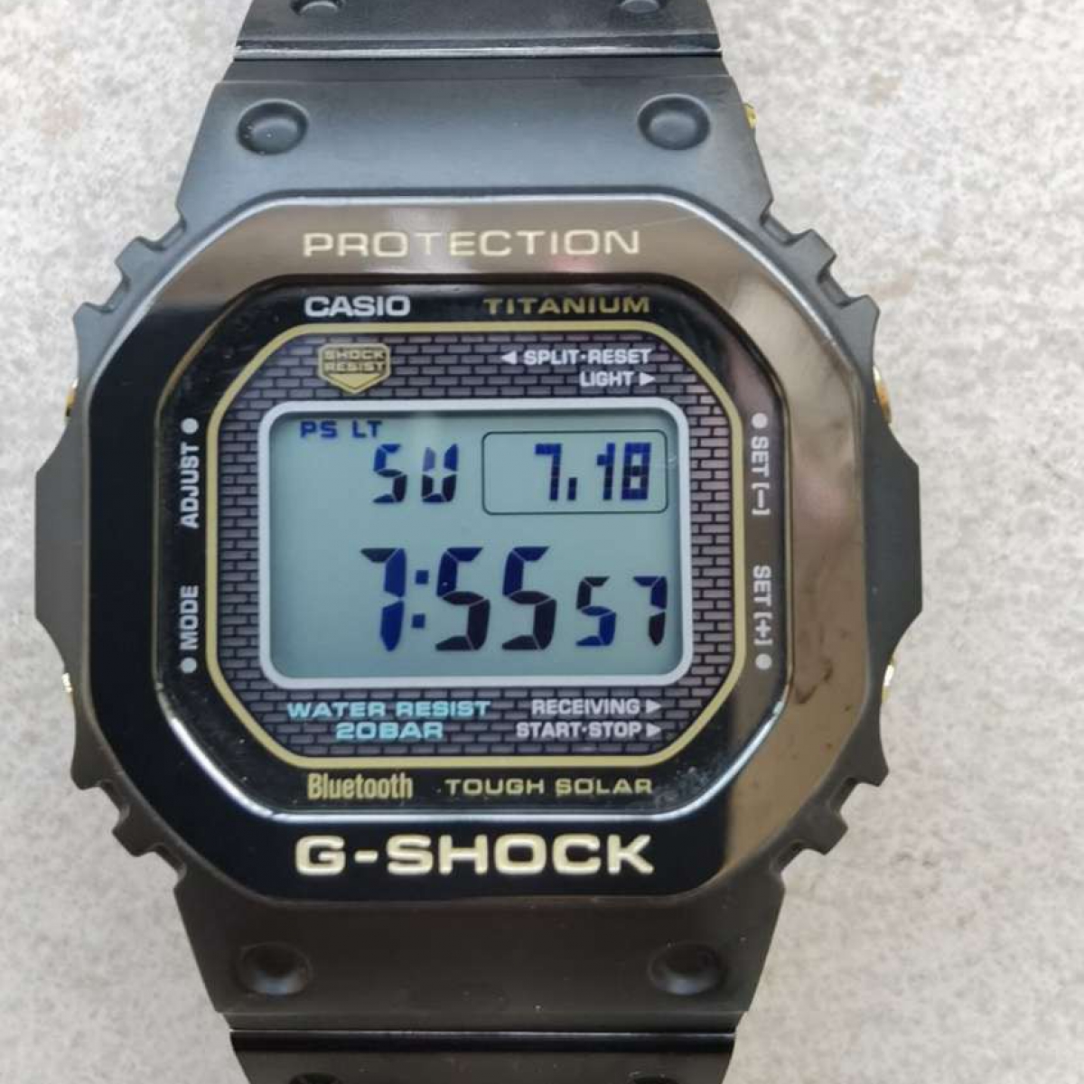 卡西欧G-SHOCK系列GMW-B5000TB-1