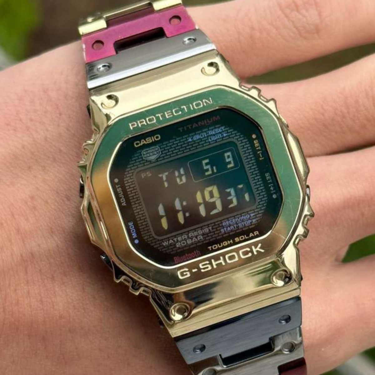 卡西欧G-SHOCK系列GMW-B5000TR-9