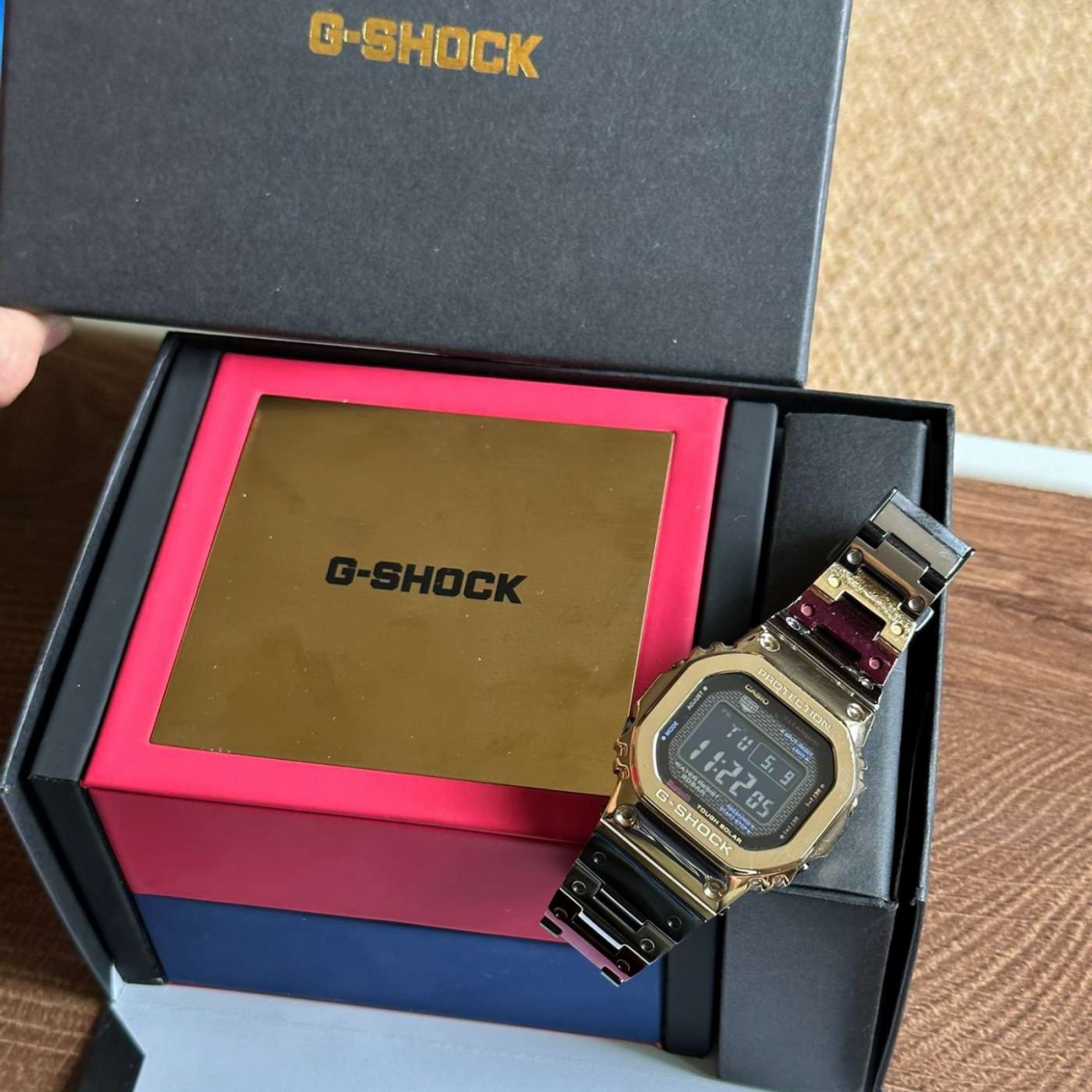 卡西欧G-SHOCK系列GMW-B5000TR-9