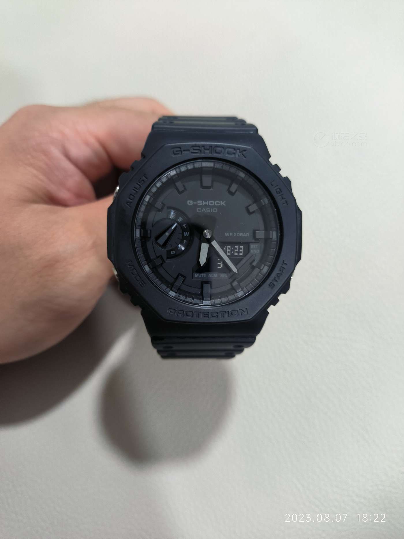 卡西欧G-SHOCK系列GA-2100-1A1