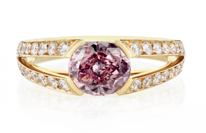 戴比尔斯1888 MASTER DIAMONDS 大师美钻系列ANNABEL 浓彩紫粉色椭圆形钻戒