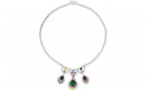迪奥CHER DIORCHER DIOR “MAJESTUEUSE ÉMERAUDE”项链(CHERDIOR“MAJESTUEUSEÉMERAUDE”项链CHERDIOR“MAJESTUEUSEÉMERAUDE”项链)项链