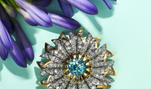 蒂芙尼BLUE BOOK高级珠宝2022 Blue Book铂金及18K黄金镶嵌圆形海蓝宝石及圆形明亮式钻石花朵造型胸针