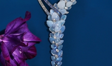 蒂芙尼BLUE BOOK高级珠宝WISTERIA紫藤流韵铂金镶嵌手工雕刻蓝玉髓，蓝宝石及钻石项链