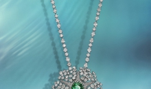 蒂芙尼BLUE BOOK高级珠宝2023 BLUE BOOK铂金镶嵌一颗重逾22克拉未经优化处理的绿色铜锂碧玺及钻石项链