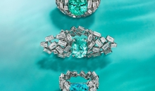 蒂芙尼BLUE BOOK高级珠宝2023 BLUE BOOK 18K白金镶嵌一颗重逾2克拉的帕拉依巴碧玺及钻石戒指