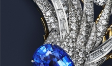 蒂芙尼BLUE BOOK高级珠宝铂金及18K黄金镶嵌一颗重逾4克拉的未经优化处理斯里兰卡蓝宝石及钻石耳环