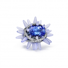蒂芙尼BLUE BOOK高级珠宝2023 BLUE BOOK 18K白金镶嵌坦桑石，手工雕刻玉髓及钻石戒指