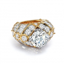 蒂芙尼BLUE BOOK高级珠宝2023 BLUE BOOK铂金及18K黄金镶嵌一颗重逾6克拉的钻石及钻石戒指